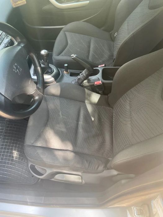 Peugeot 308 1.6 бензин