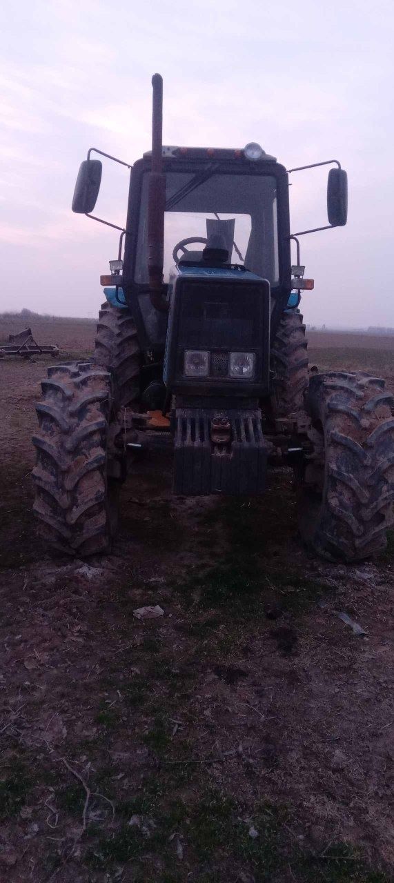 Трактор Беларус 1221.2