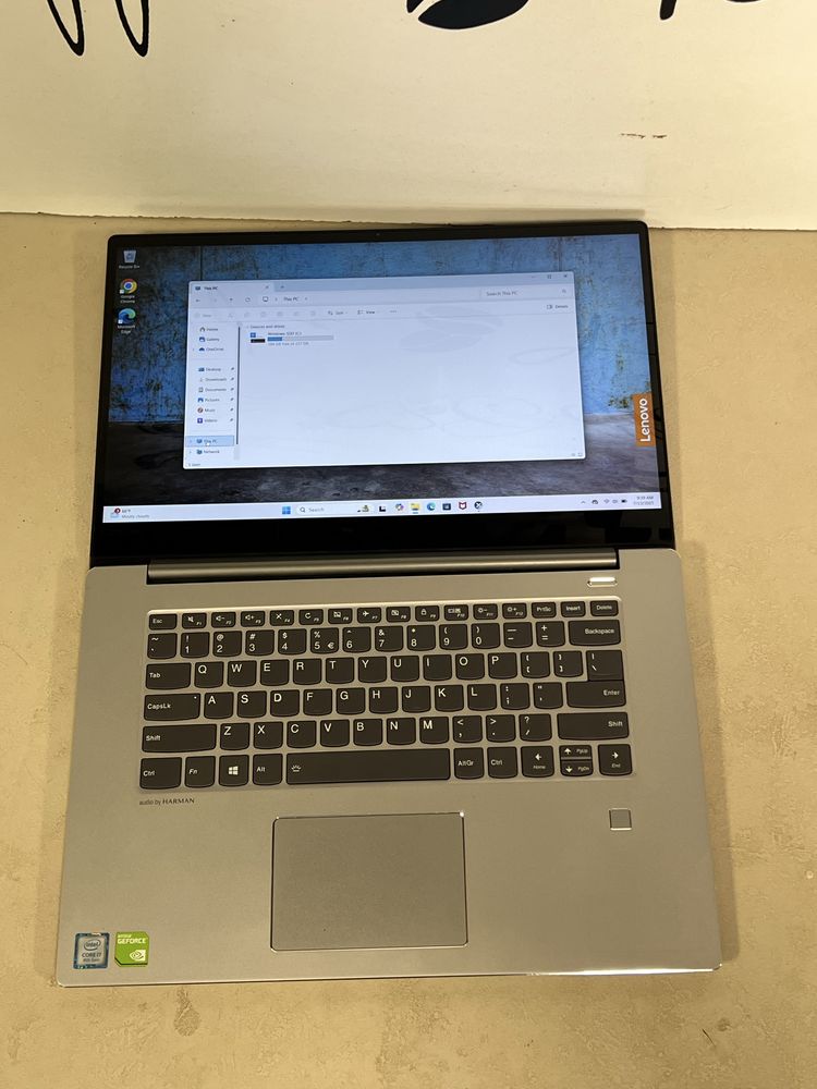 Лаптоп Lenovo 15.6"Core i7 8gb 256 SSD