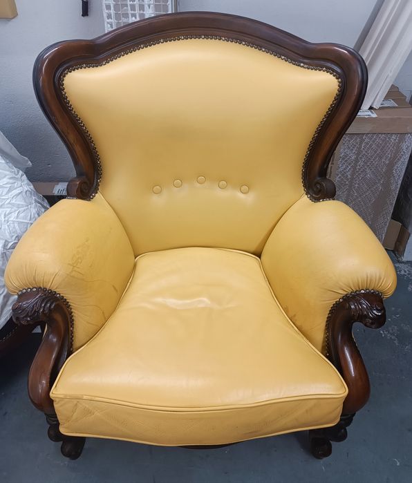 Fotoliu din piele naturala si lemn de nuc