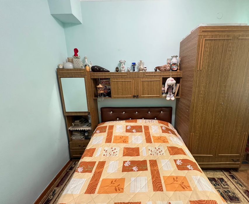 Спальный гарнитур,двухспальная кровать