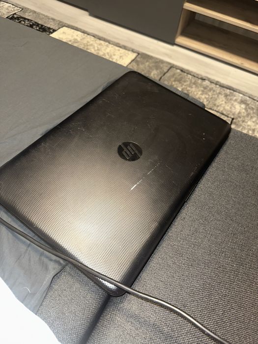 Laptop HP ieftin – funcționează perfect – Windows 10 instalat