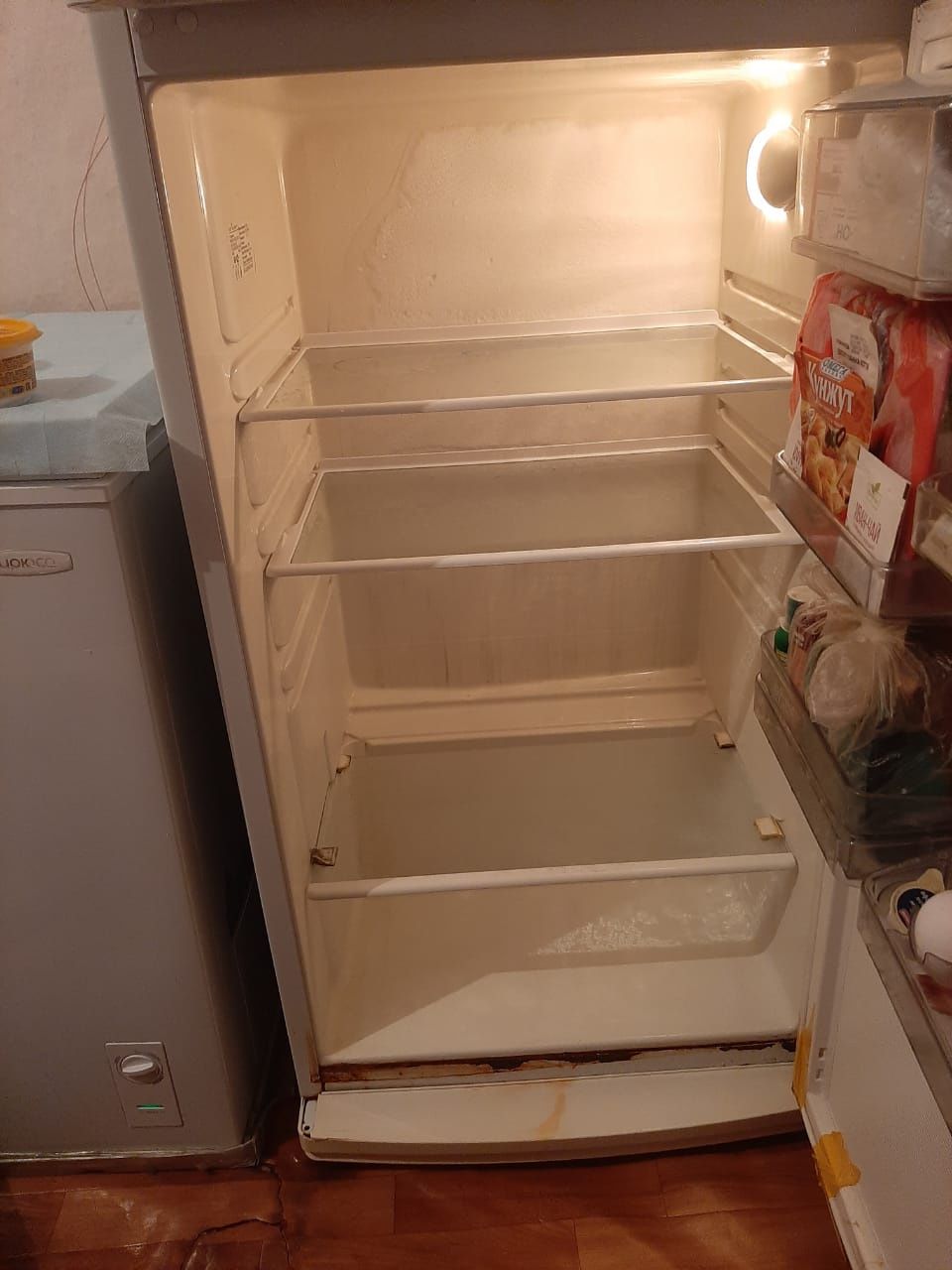 Холодильник Сатылады. Маркасы Атлант.