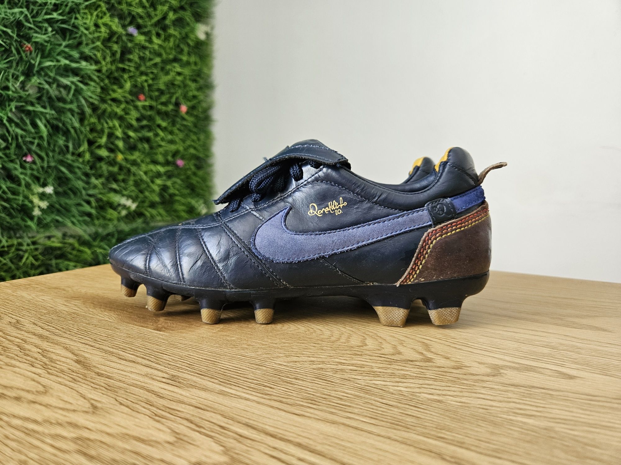 NIKE Tiempo Ronaldinho 10 Retro - 38.5 номер бутонки