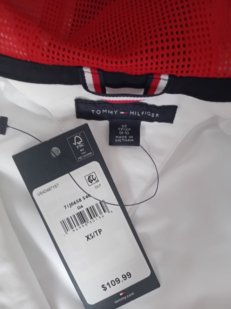 Tommy Hilfiger 4-5год пролетно-есенно яке и тениска