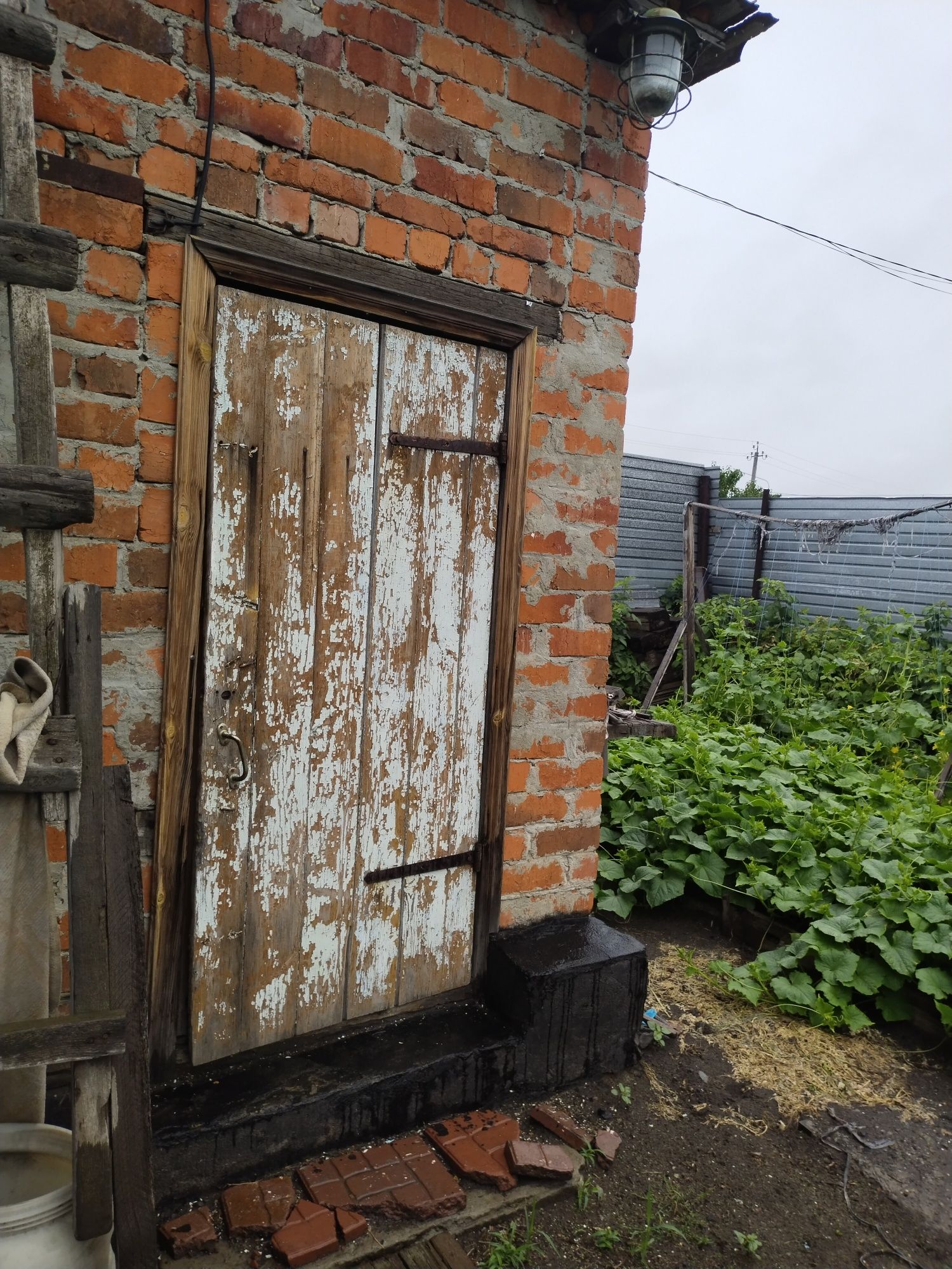 Продам Срочно дом в центре благоустроин, в районе 14школы. Срочно
