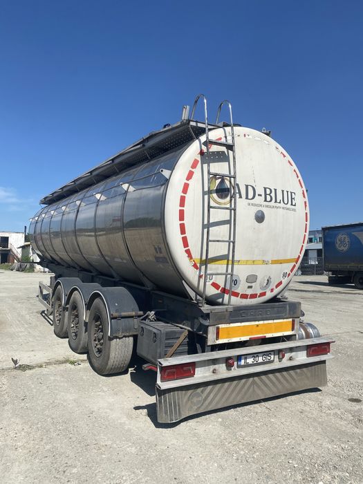 Semiremorca Cisterna produse alimentare Menci Cardi