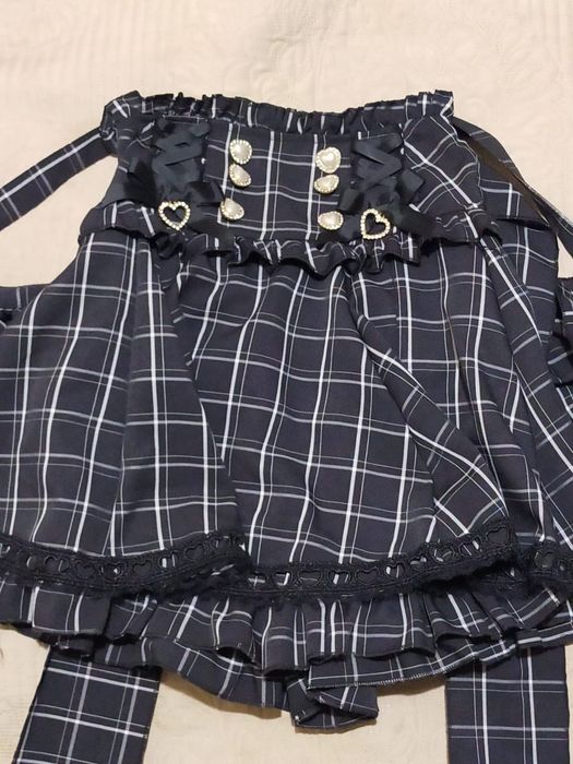 Продам юбку новая очень красивая