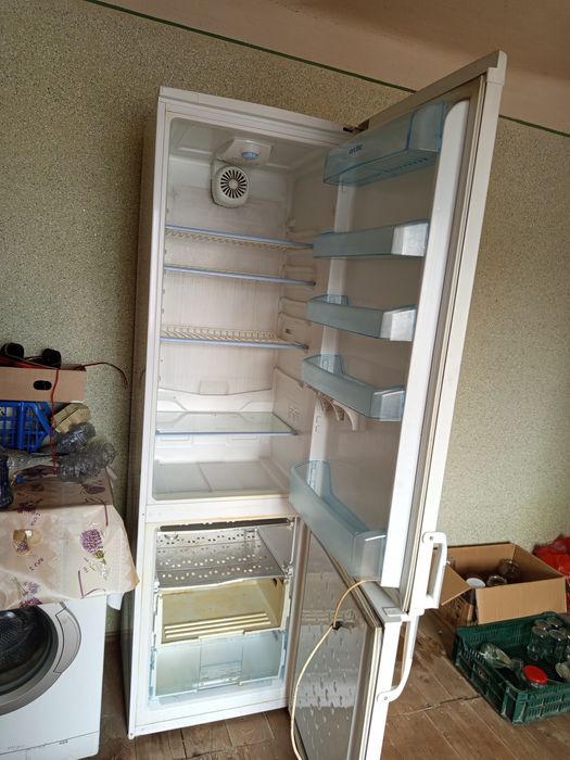 Vând frigider Arctic