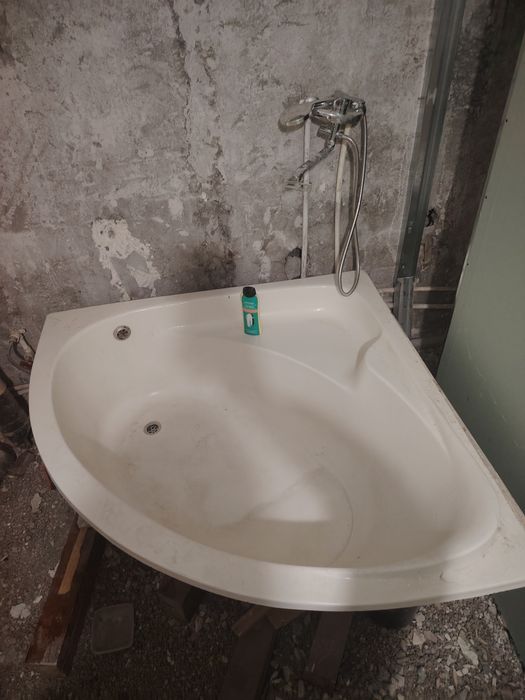 Чугун ванна сотилди