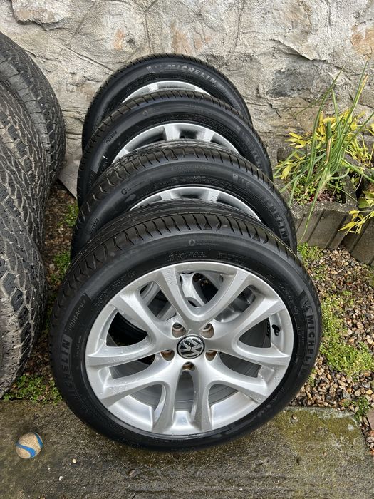 Roti  VW  originale 235 45 R17  Michelin