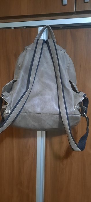 Vând rucsac dama firma carpisa