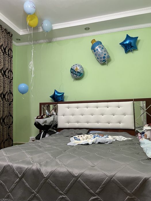 Шкаф гарнитур кровать тумбасымен айна