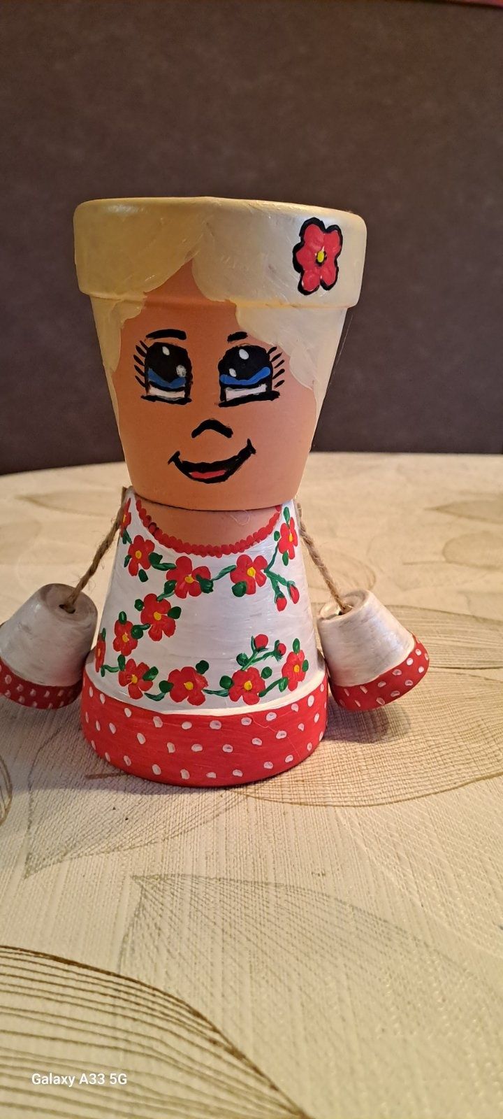 Малки керамични саксиики
