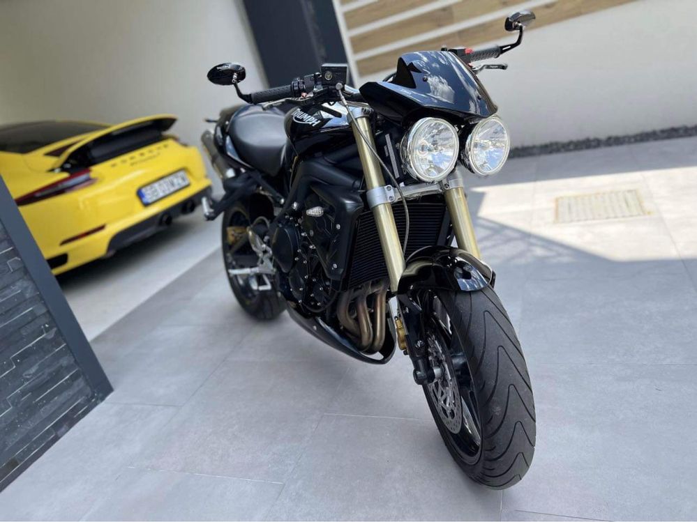 Triumph Triple de 675