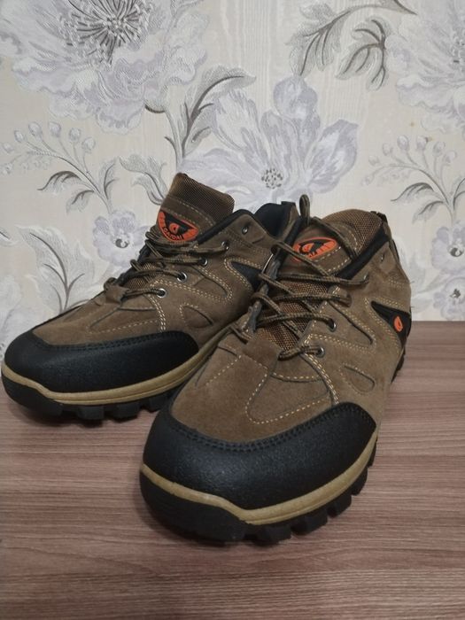 Продам кроссовки 42,5р
