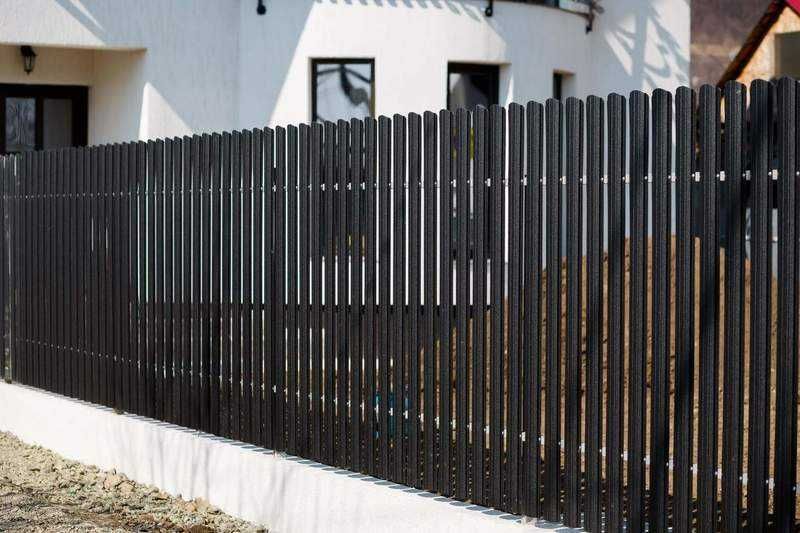 Garduri din sipca metalica porti si alte modele de garduri disponibile