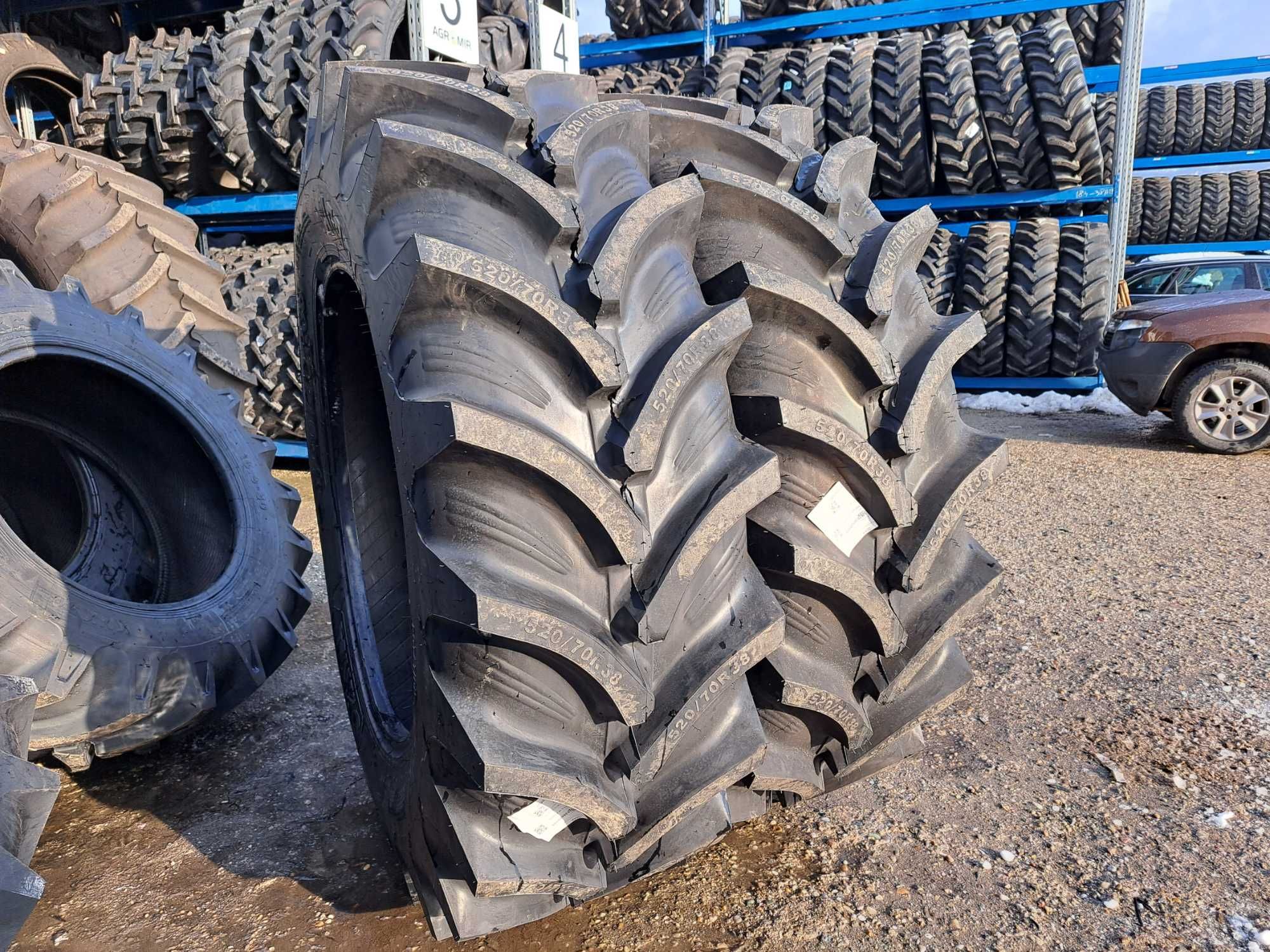 Cauciucuri noi tractor FENDT, SAME, FIAT marimea 520/70R38 marca OZKA