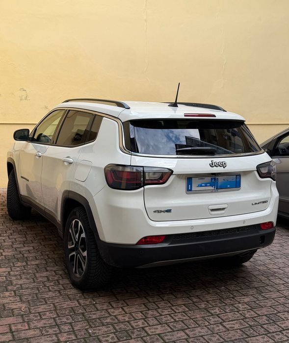 Vând Jeep Compas hybrid