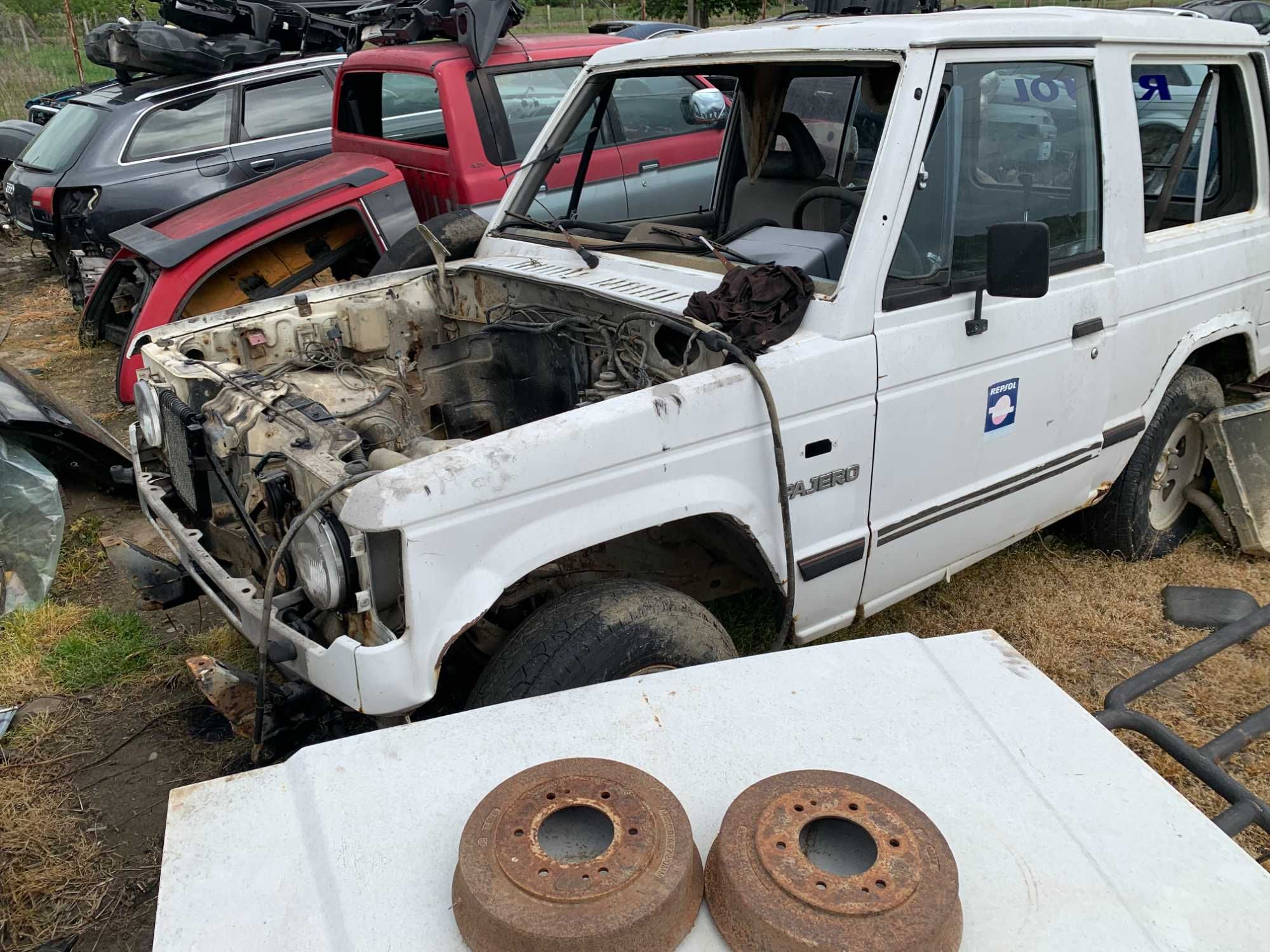 Dezmembrari Dezmembrez Piese piesa Dez Mitsubishi Pajero mk1 1989 2,5d