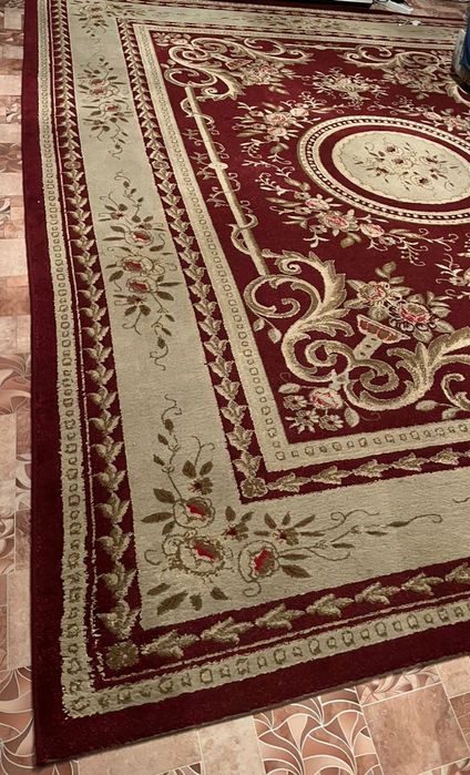 Продаю ковёр ...