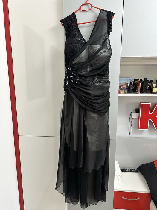 Черна официална рокля