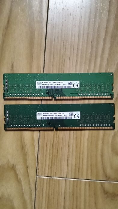 Vând memorii ram ddr4 16gb 2 x 8gb  2666mhz ( 3200mhz .