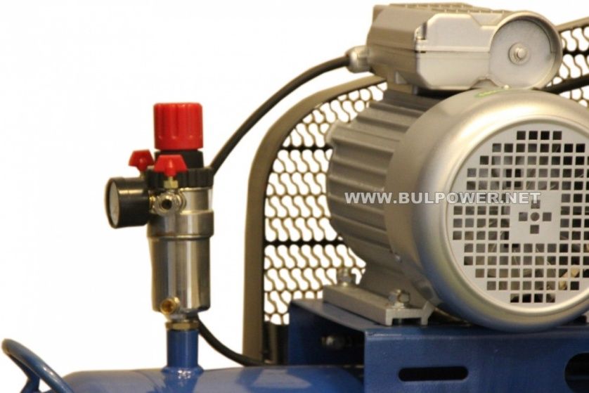 Компресор за въздух с три глави 100 литра - усилен дебит (480 л/мин.)