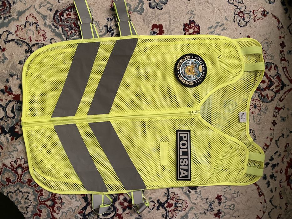 форма POLISIA шезл фурашка МВД