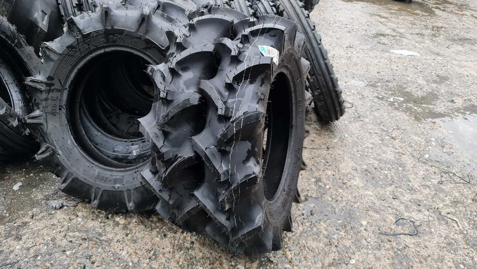 Anvelope noi BKT 7-16 cauciucuri tractor japonez