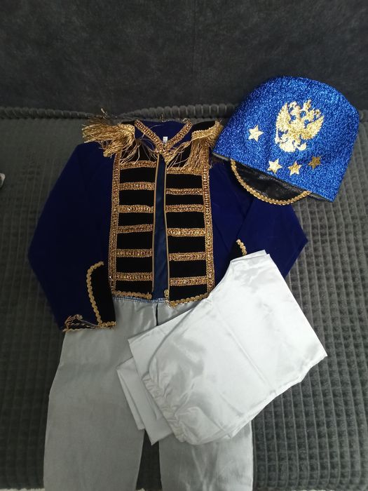 Продам новогодний костюм