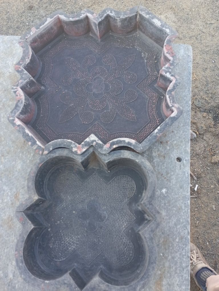 Пром формы для заливки тротуарной плитки.