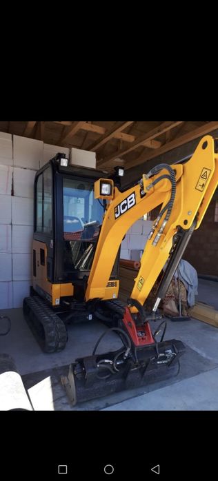 Vand miniexcavator JCB de 2 tone an 2019 , ore 680 sasiu extensibil !