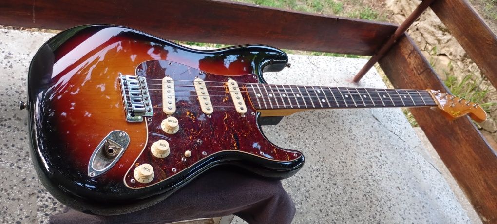 Squier Classic Vibe 60S Stratocaster Електрическа китара.