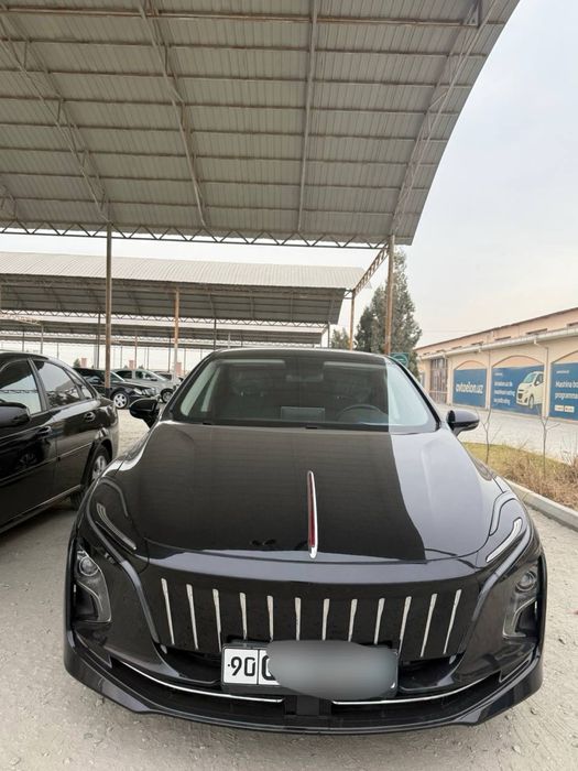 Hongqi E-qm 5 sotildi 2024 oxiri olingan salondan 1 qol moshin