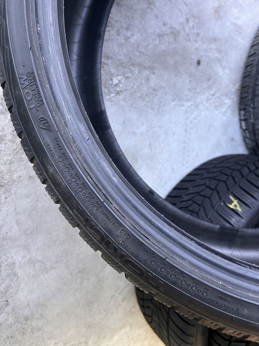2 anvelope iarna 245/35/21 , nokian , 5.8 mm