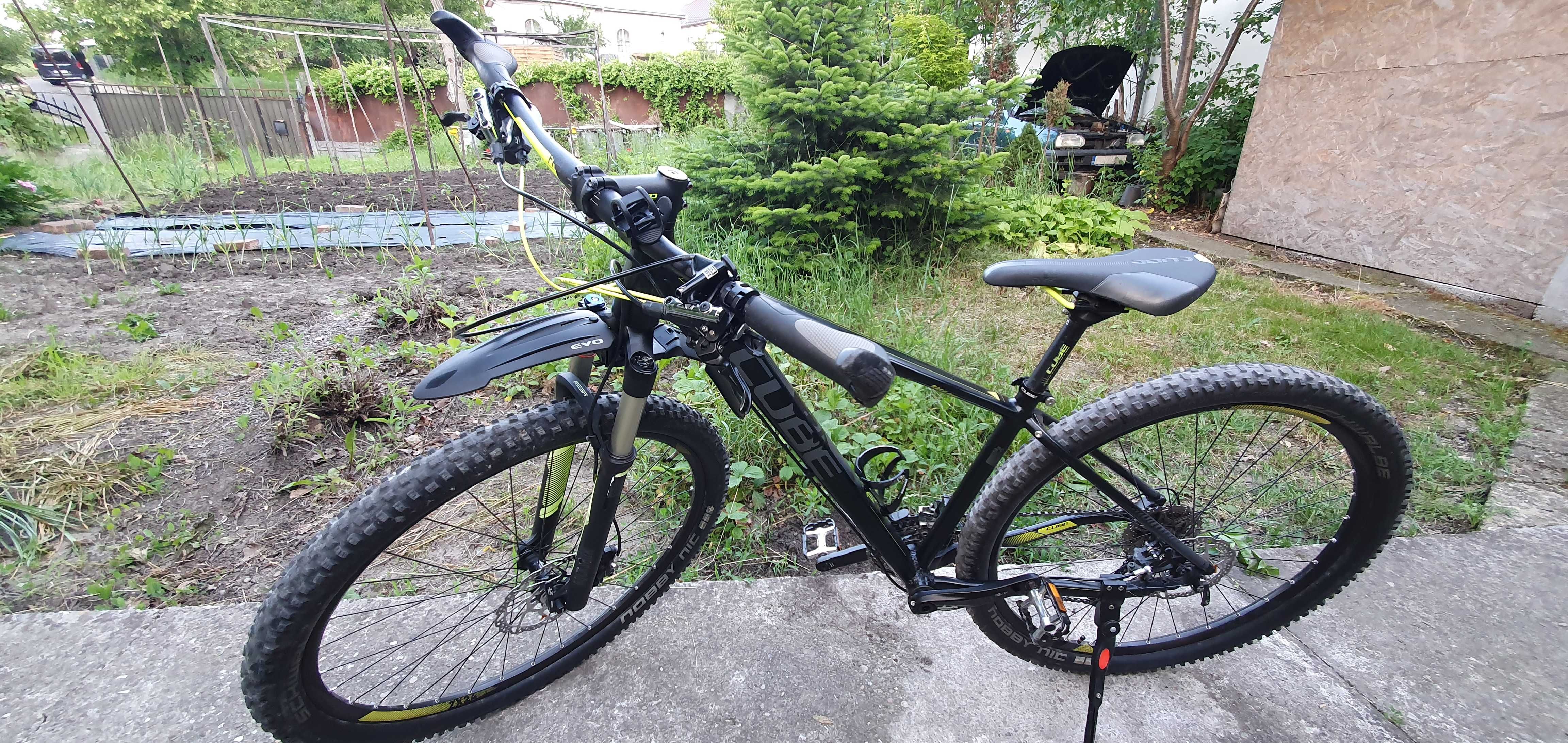 Bicicleta MTB CUBE Race One