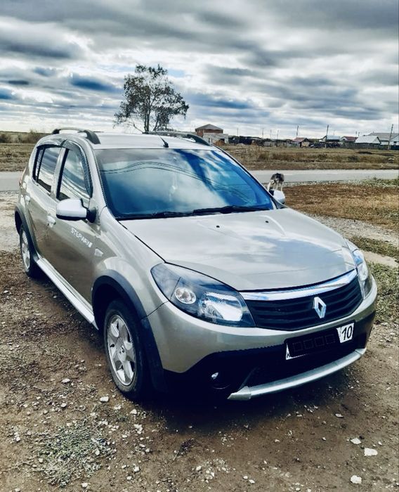 Продам машину Renault Sandero Stepway