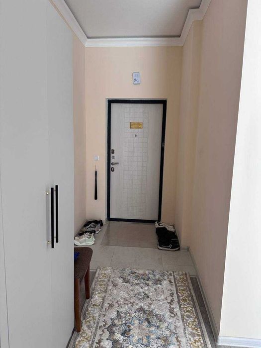 Продаю срочно дом своя 2 ком 10 этаж новостройка мебель и техника