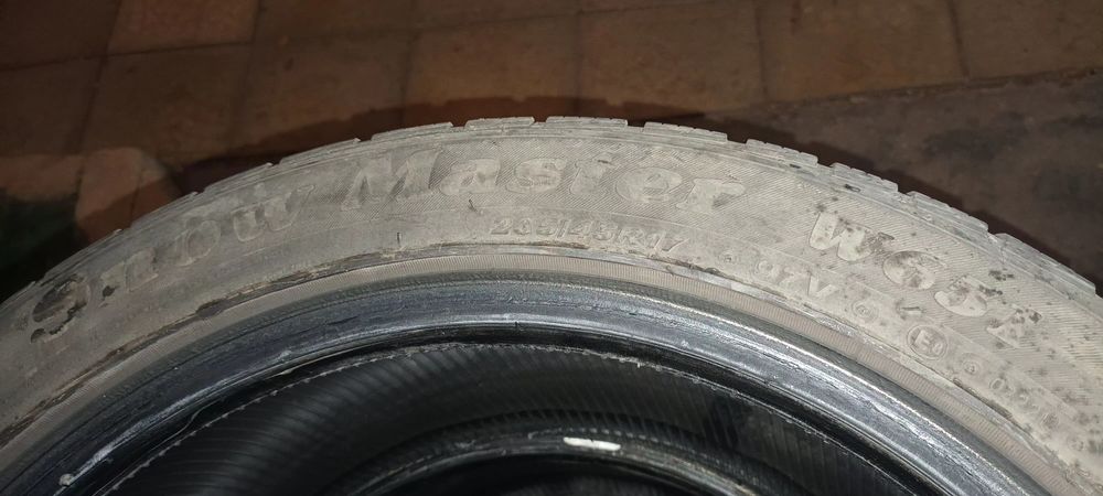 Продавам зимни гуми Petlas 4.бр 235/45/17.