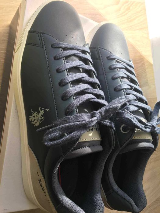 кецове на U.S. Polo ASSN в син цвят.