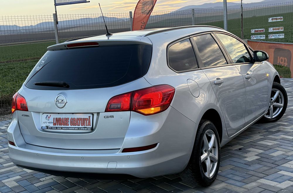 *RATE*Opel Astra J Sports Tourer 1.7CDTi 125CP E5 An 2011 Inmatriculat