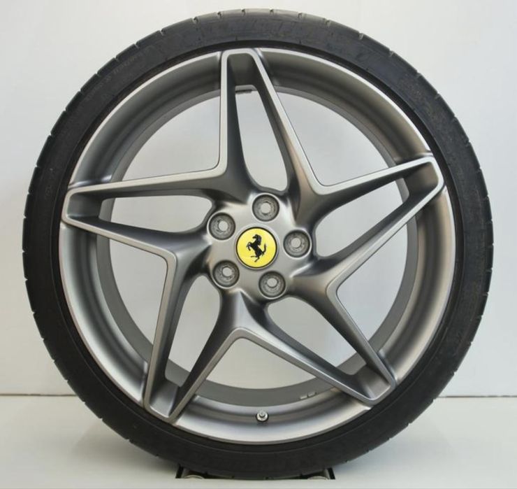 Ferrari Purosangue джанти 20 цола