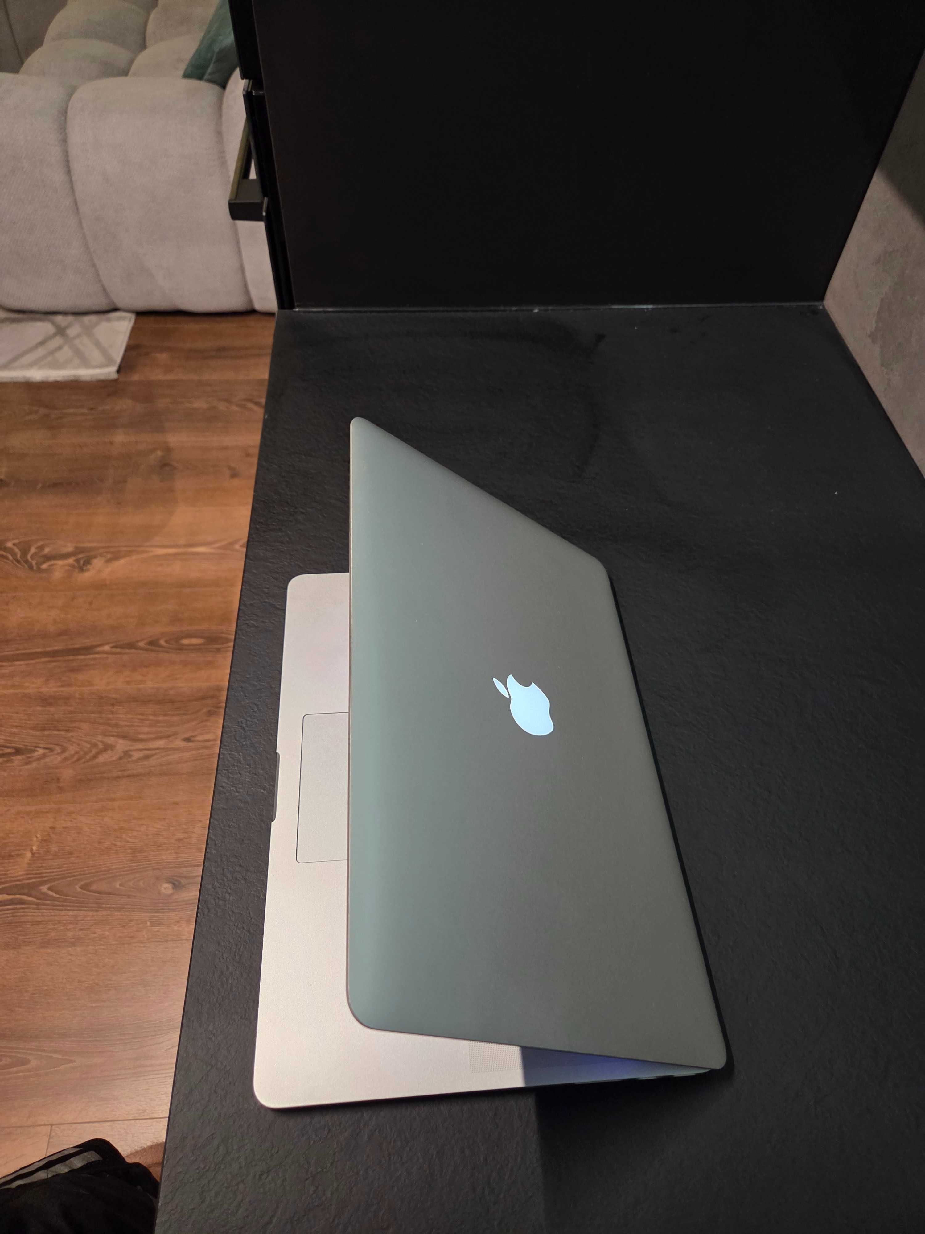 Macbook Pro 15' 2015 16GB 256GB сменена батерия