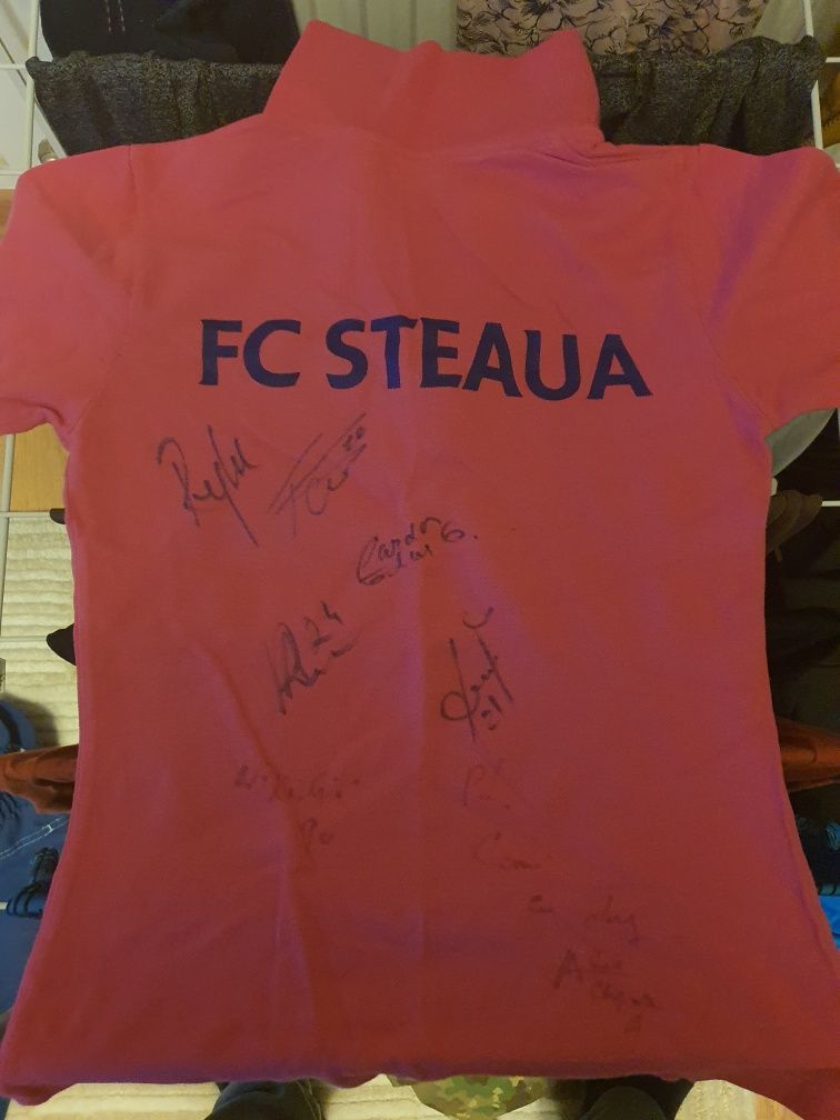 Tricou colectie semnat jucatori ai Steaua Bucuresti si antrenor Reghe