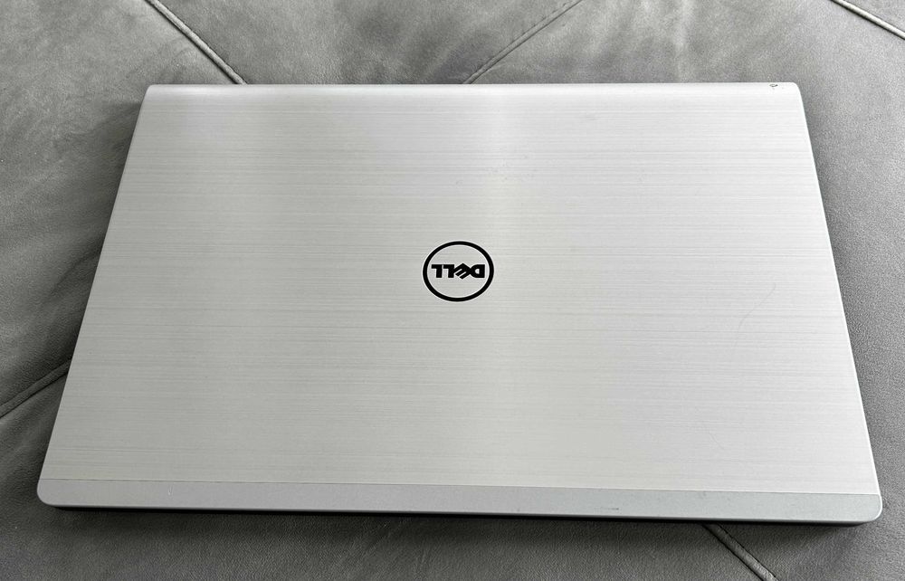 Vand Dell Inspiron 5748 de 17,3''  Intel® Core™ i5 in stare excelenta