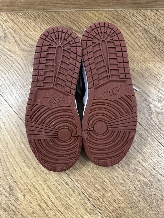 Чисто нови маратонки Jordan 1 low