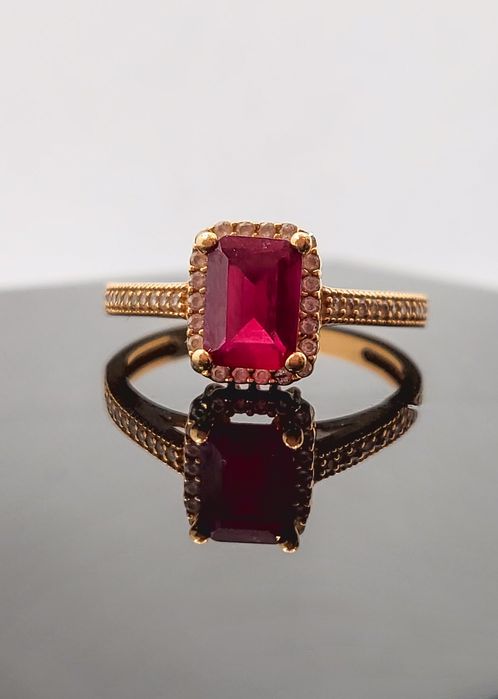 Inel din aur 14K cu pietre semiprețioase albe și rubin – mărimea 55