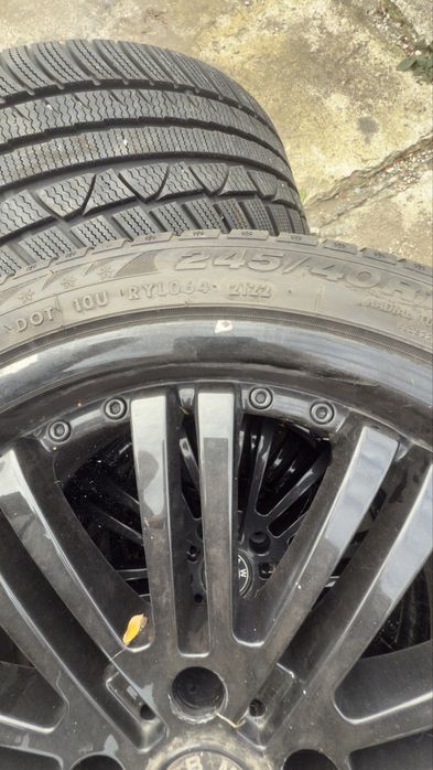Зимни Гуми + Джанти 245/40 R19" DOT2122