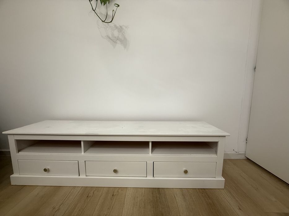 Comoda TV pentru living